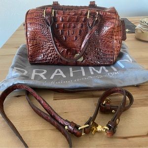EUC Small Brahmin brown croc embossed purse